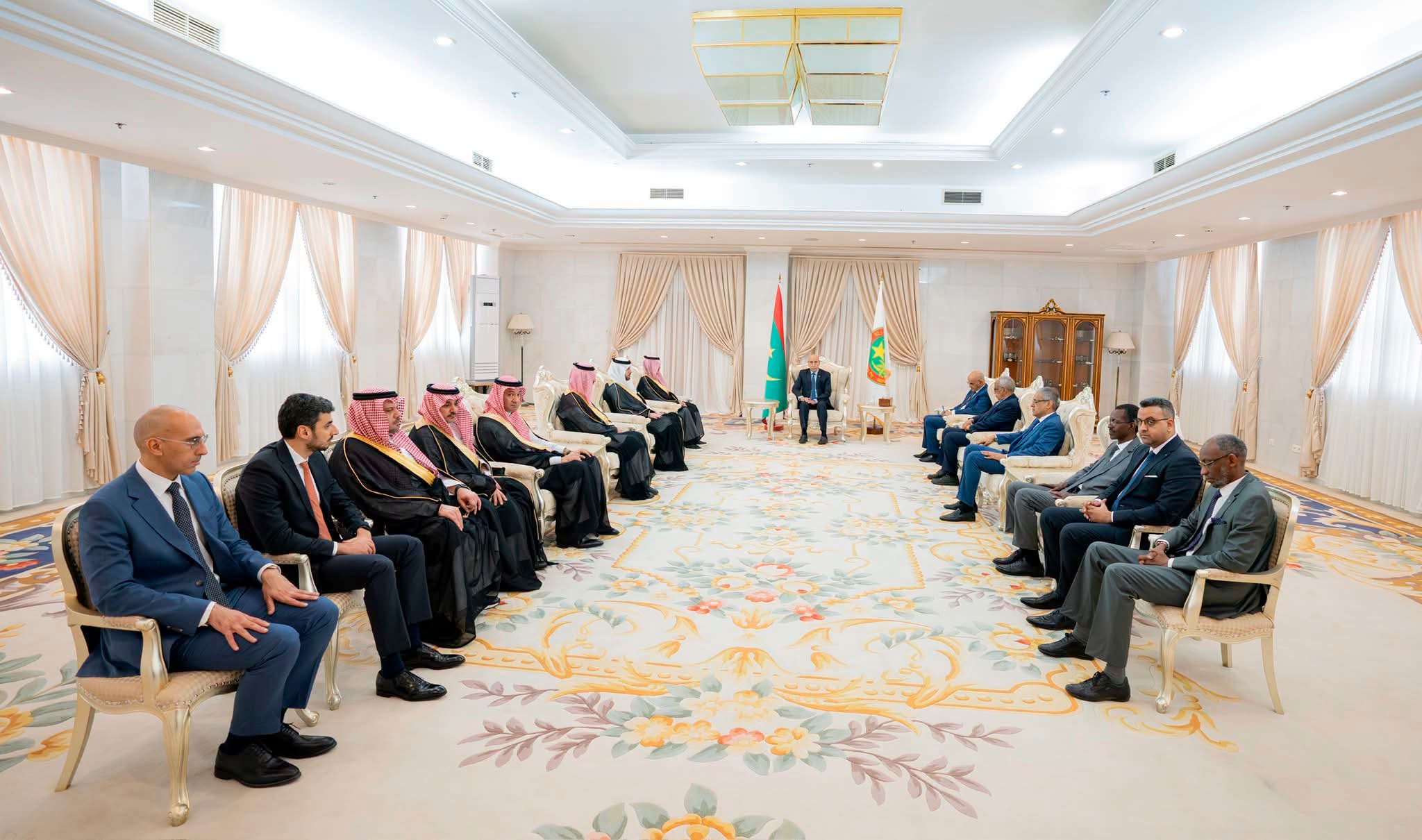 Le président de la République, Mohamed Ould Cheikh El Ghazouani, a reçu ce mardi au palais présidentiel de Nouakchott deux importantes délégations saoudiennes, conduites respectivement par le directeur général du Fonds saoudien pour le développement, Sultan bin Abdu'rahman Al-Murshid, et le président du conseil d'administration de la société ACWA Power, Mohammed Abdullah Abunayyan.